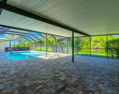 1425 Se Sunshine Avenue - Photo Thumbnail 29