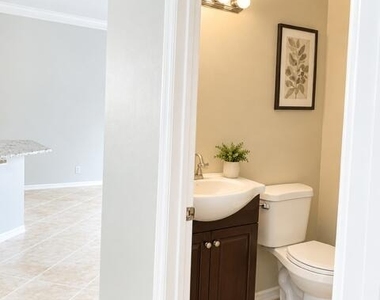 3829 Woodfield Drive - Photo Thumbnail 6