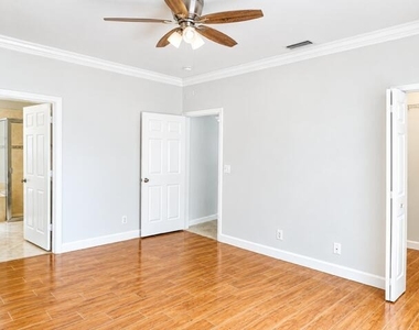 3829 Woodfield Drive - Photo Thumbnail 2