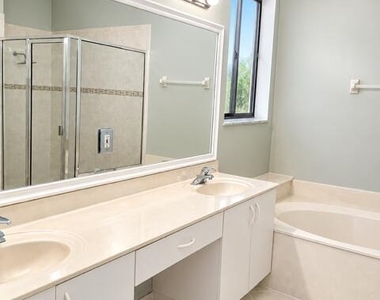 3829 Woodfield Drive - Photo Thumbnail 5