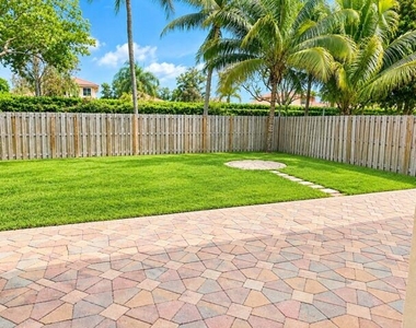 3829 Woodfield Drive - Photo Thumbnail 9