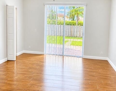 3829 Woodfield Drive - Photo Thumbnail 3