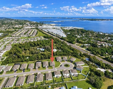 2005 Ne Ocean Dunes Drive - Photo Thumbnail 3