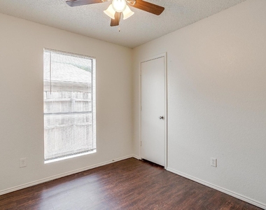 10265 Aurora Drive - Photo Thumbnail 10