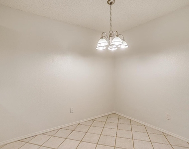10265 Aurora Drive - Photo Thumbnail 5