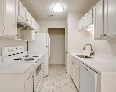 10265 Aurora Drive - Photo Thumbnail 4