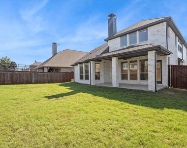 3621 Wagon Wheel Way - Photo Thumbnail 4