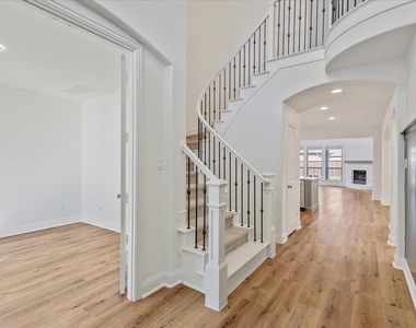 3621 Wagon Wheel Way - Photo Thumbnail 16
