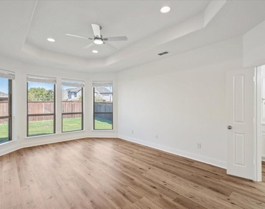 3621 Wagon Wheel Way - Photo Thumbnail 10