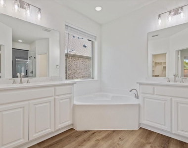 3621 Wagon Wheel Way - Photo Thumbnail 11