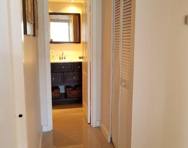 800 Parkview Drive - Photo Thumbnail 18