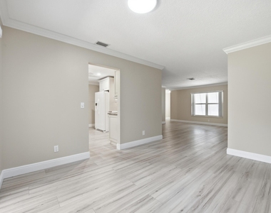 916 Evergreen Drive - Photo Thumbnail 14