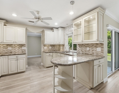 916 Evergreen Drive - Photo Thumbnail 6