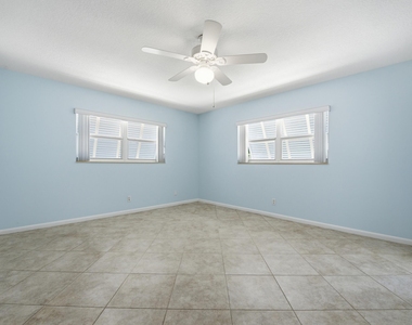 916 Evergreen Drive - Photo Thumbnail 16
