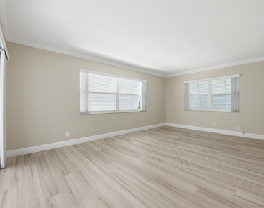 916 Evergreen Drive - Photo Thumbnail 13