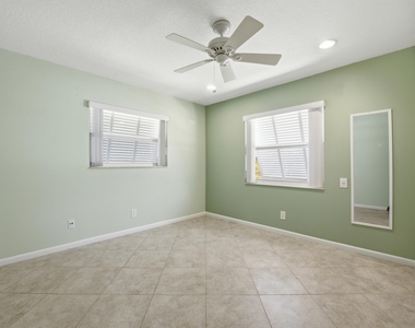 916 Evergreen Drive - Photo Thumbnail 24