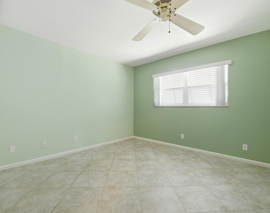 916 Evergreen Drive - Photo Thumbnail 21