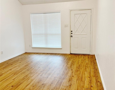 3914 William Street - Photo Thumbnail 1