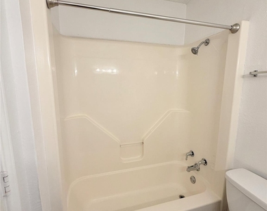 3914 William Street - Photo Thumbnail 16