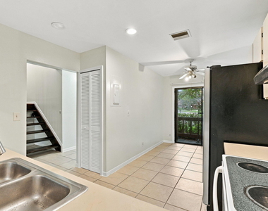 6180 Pine Tree Lane - Photo Thumbnail 38