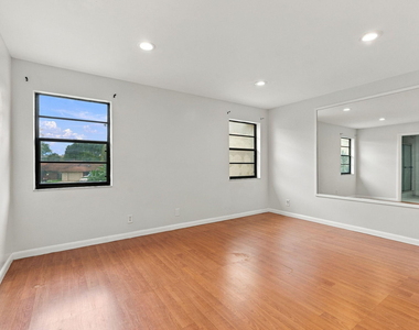 6180 Pine Tree Lane - Photo Thumbnail 10