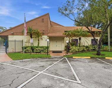 6180 Pine Tree Lane - Photo Thumbnail 48