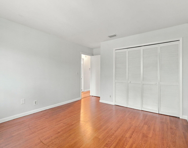 6180 Pine Tree Lane - Photo Thumbnail 9