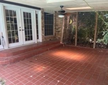 5100 Rose Street - Photo Thumbnail 11