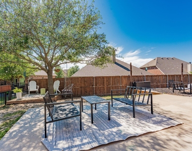 2620 Sabine Circle - Photo Thumbnail 13