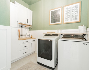 2620 Sabine Circle - Photo Thumbnail 12