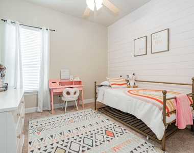 2620 Sabine Circle - Photo Thumbnail 10