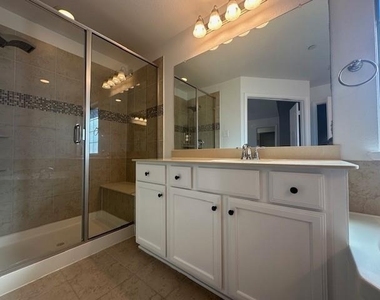 901 Brookville Court - Photo Thumbnail 14