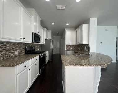 901 Brookville Court - Photo Thumbnail 4