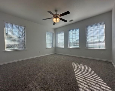 901 Brookville Court - Photo Thumbnail 6