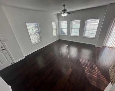 901 Brookville Court - Photo Thumbnail 1