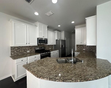 901 Brookville Court - Photo Thumbnail 7