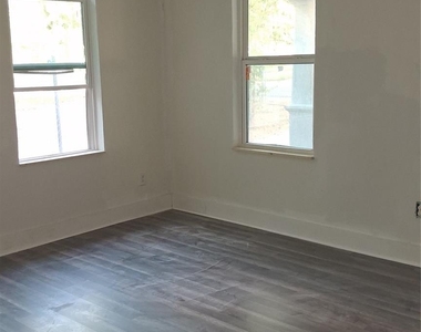 1224 Frost Avenue - Photo Thumbnail 5