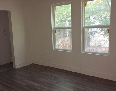 1224 Frost Avenue - Photo Thumbnail 7