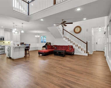 3815 Holly Ridge Drive - Photo Thumbnail 21