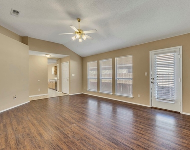 2920 Newport Avenue - Photo Thumbnail 6