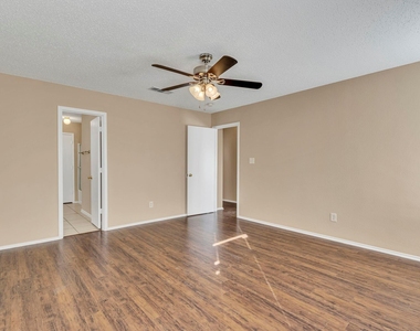 2920 Newport Avenue - Photo Thumbnail 9