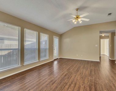 2920 Newport Avenue - Photo Thumbnail 8