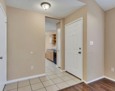 2920 Newport Avenue - Photo Thumbnail 4