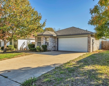 2920 Newport Avenue - Photo Thumbnail 1