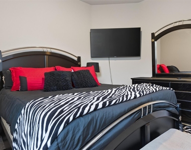 1203 Larkspur Lane - Photo Thumbnail 31