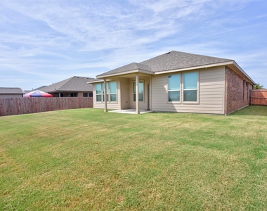 1203 Larkspur Lane - Photo Thumbnail 8
