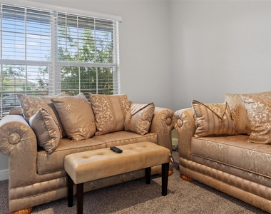 1203 Larkspur Lane - Photo Thumbnail 13