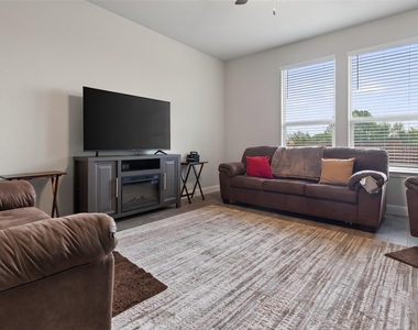1203 Larkspur Lane - Photo Thumbnail 20