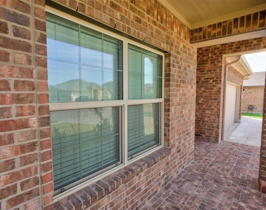 1203 Larkspur Lane - Photo Thumbnail 4
