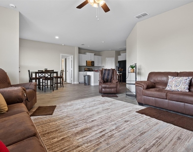 1203 Larkspur Lane - Photo Thumbnail 22
